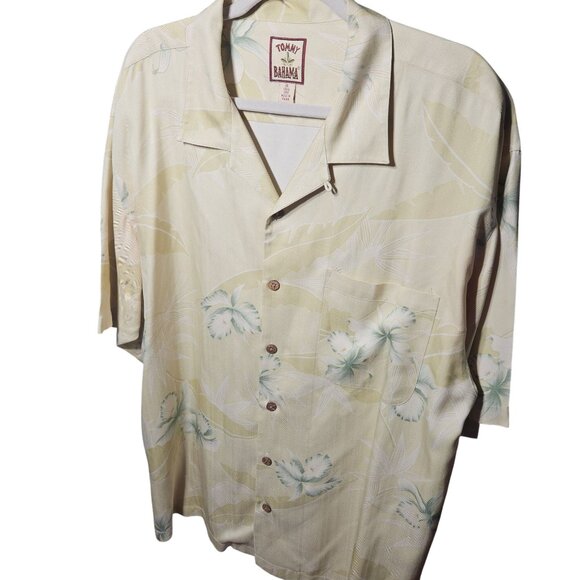 Tommy Bahama Mens XL Silk Hawaiian Shirt With Tropical Floral Print & Coconut Bu - Picture 1 of 5